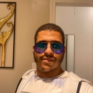 Meet your Posher, Isaac